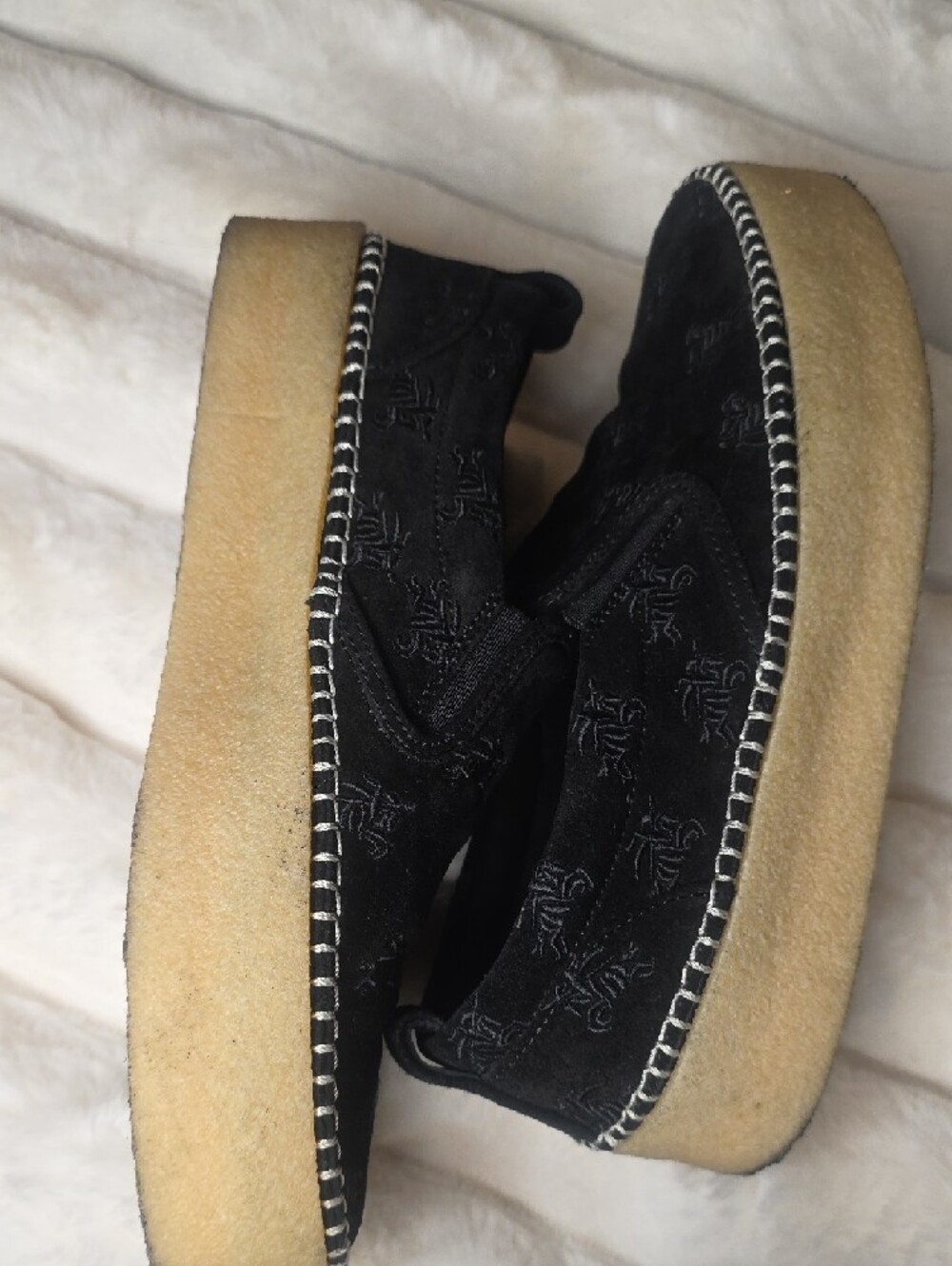 Burberry Sudbury Black Suede Platform Slip-On Loafers with Embroidered Motif - Picture 7 of 8